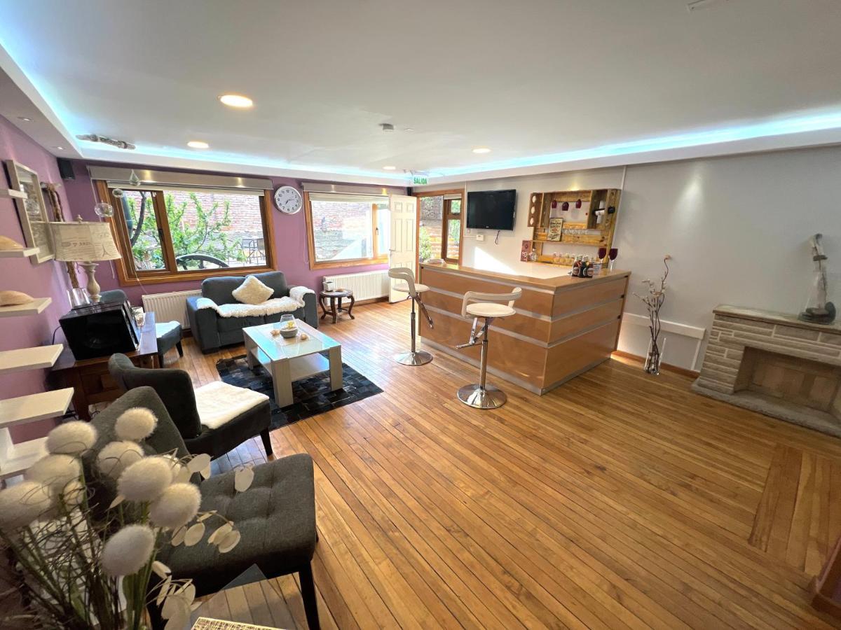 蓬塔阿雷纳斯Incredible Downtown Duplex With Interior Backyard公寓 外观 照片